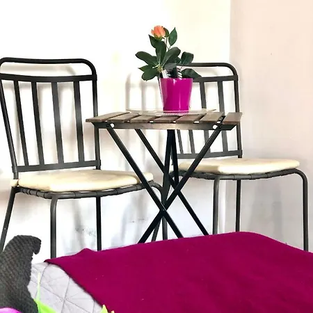 Mieszkanie W Srodmiesciu Blisko Rynku アパート ヴァウブジフ